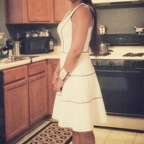 Banana Republic Dresses & Skirts - Banana Republic white flared dress size 4